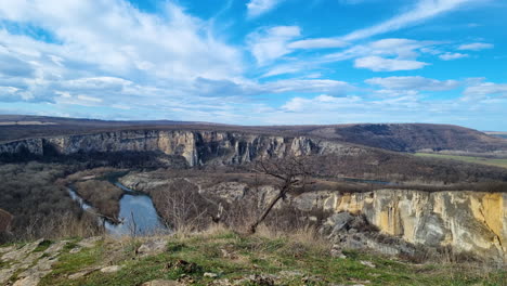 Time-lapse-panoramic-view-of-the-Bulgarian-landscape-in-Iskar-Gorge-with-mountain-cliffs-and-Iskar-River