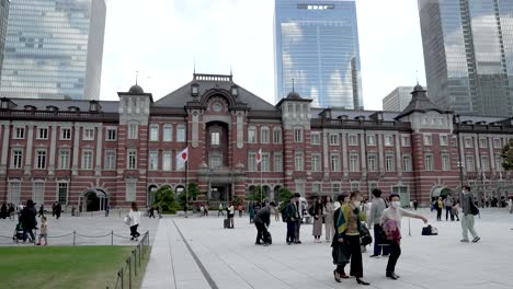 Slow-motion-scene-of-people-at-Marunouchi-Square---Tokyo-station,-Japan