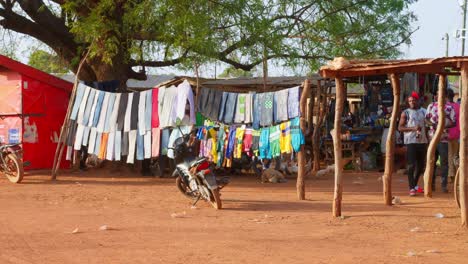 Lokaler-Marktstand-In-Einem-Abgelegenen-Ländlichen-Dorf-In-Westafrika