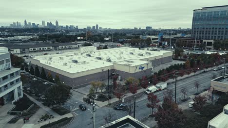 Kroger-Grocery-Store-in-Suburb-of-Atlanta-City-at-cloudy-day