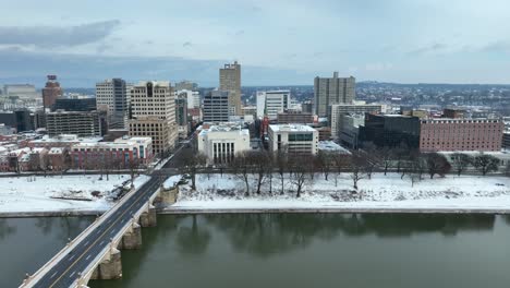 Skyline-Von-Harrisburg,-PA-An-Einem-Verschneiten-Wintertag