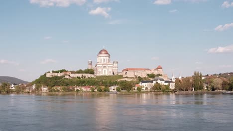 Horizontal-view-of-Basilica-of-Esztergom-with-river-Danube-in-the-foreground