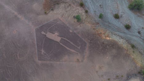 Langsame-Luftaufnahme-Der-Antiken-Blythe-Intaglio-Formation-In-Der-Sonora-Wüste,-Arizona