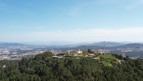 Scenic-View-of-Monte-da-Franqueira-in-Barcelos,-Portugal---aerial