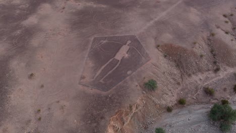 Aerial-Shot-Over-Blythe-Intaglio-Structure-on-Sonoran-Desert-Terrain