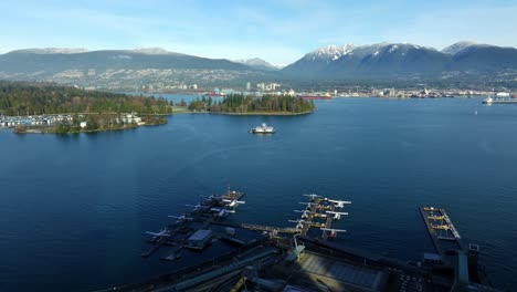 Luftaufnahme-Des-Vancouver-Harbour-Flight-Center-Im-Coal-Harbor-In-Vancouver,-Britisch-Kolumbien,-Kanada