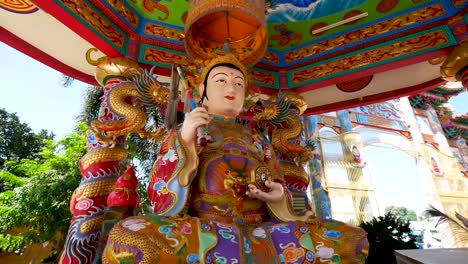 Chinese-Ancient-Holy-God-Statue,-Close-Up