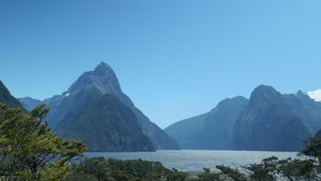 mbrace-the-beauty-of-Milford-Sound-in-this-wide-shot-video-capturing-its-majestic-landscapes-and-stunning-natural-wonders