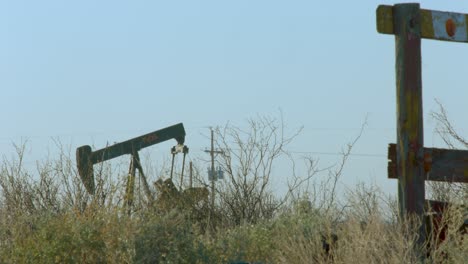 Bombeo-De-Pozos-De-Petróleo-En-Pecos-Texas-En-Enero-De-2024