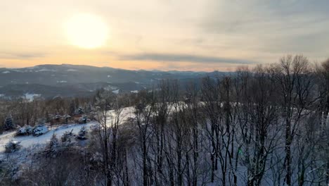 Sonnenuntergang-Im-Winter-Aus-Der-Luft-In-Den-Blue-Ridge-Mountains-In-Der-Nähe-Von-Boone,-North-Carolina,-North-Carolina