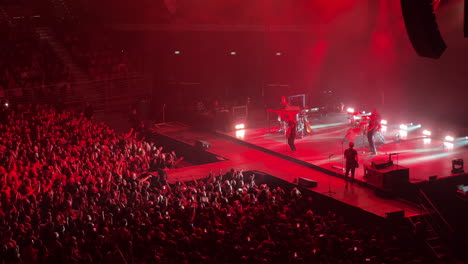 Bryan-Adams-Auf-Der-Bühne-Der-„So-Happy-It-Hurts“-Tour-In-Der-Arena-Sofia