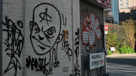 Graffiti-Gemalt-In-Roupell-Street,-SE1,-London,-Vereinigtes-Königreich