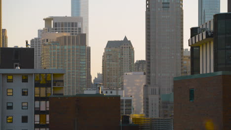 Downtown-Chicago-in-golden-hour-light