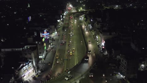 Es-Wurde-Ein-Wunderschönes-Nächtliches-Luftbildvideo-Einer-Geschäftigen-Stadt-In-Chennai-In-Der-Nähe-Von-Anna-Arch-Aufgenommen