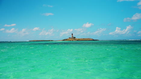 Approaching-Ile-aux-Fouquets-island-at-the-Mauritius,-Indian-Ocean