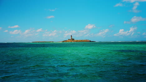Acercándose-A-La-Isla-Ile-Aux-Fouquets-En-Mauricio,-El-Océano-Índico