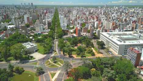 Rosario,-Argentinien,-Provinz-Santa-Fe,-Luftbilder-Mit-Drohne-Der-Stadt,-Blick-Auf-Den-Parana-Fluss-Oroño-Und-Die-Pellegrini-Allee