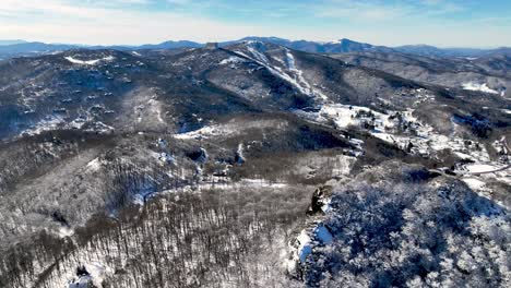 Luftaufnahme-Von-Der-Skipiste-Sugar-Mountain-In-Der-Nähe-Von-Banner-Elk,-North-Carolina