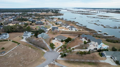 Drone-shot-of-Cedar-Point,-North-Carolina,-small-coastal-town