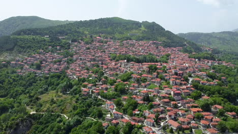 Town-in-mountain-area.-Metsovo,-Epirus,-North-Greece