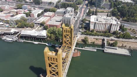 Luftaufnahme-Der-Tower-Bridge-Sacramento