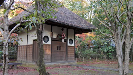 Shinto-Schreine-Sind-Kultstätten-Und-Wohnstätten-Der-Kami,-Der-Shinto-Götter