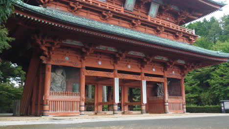 Koyasan-Daimon-Tor,-Hergestellt-Von-Den-Buddhistischen-Bildhauern-Koi-Und-Uncho-Während-Der-Edo-Zeit