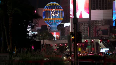 Night-view-of-neon-lights-on-the-Paris-Las-Vegas-hotel's-iconic-hot-air-balloon-sign