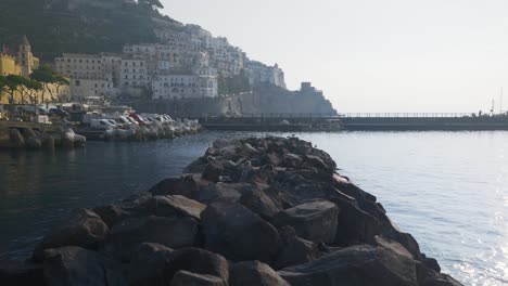 Birds-Sitting-On-Rocks-At-Sunrise-In-Boat-Harbor-|-Amalfi-Coast-Italy-Travel-Tourism-Sunrise-Cliffside-Coastline,-Europe,-Walking,-4K
