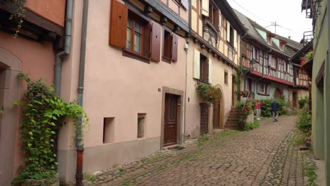 Eguisheim-lies-in-the-historical-region-of-Alsace,-where-village-lies-on-the-edge-of-the-Ballons-des-Vosges-Nature-Park