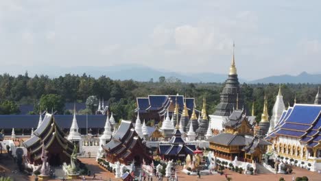 Vista-Aérea-Del-Templo-Wat-Ban-Den-En-Chiang-Mai,-Tailandia