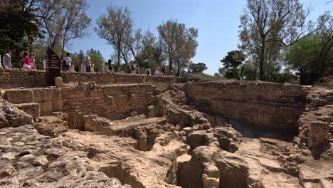 Ausflug-Zu-Einem-Historischen-Ort-In-Tunesien-Mit-Ruinen-In-Karthago,-Tunesien
