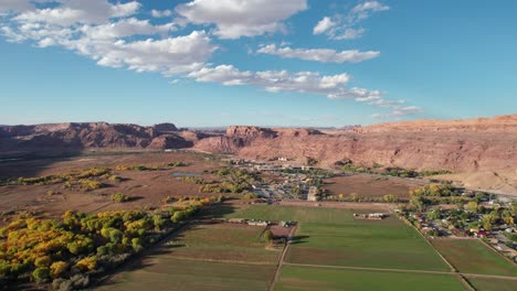Drone-aerial-view-of-the-north-side-of-moab,-utah-in-the-fall
