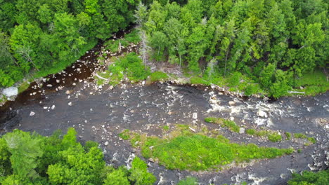 Drone-Footage-of-Rushing-River-Cutting-Through-the-Mountains-of-Upstate-New-York