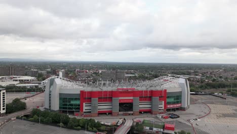 Exterior-Of-Old-Trafford-Stadium-In-Greater-Manchester,-United-Kingdom