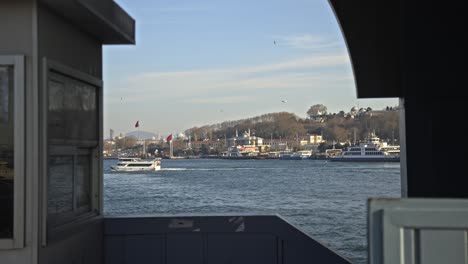 Blick-Auf-Die-Historische-Halbinsel-Und-Den-Bosporus-Von-Der-Istanbuler-Eminönü-Galata-Brücke