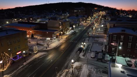 Winter-snow-in-small-town-America-during-Christmas-time