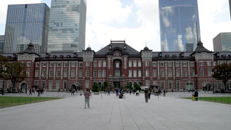 Modern-Japanese-architecture-facade-of-city-railway-station-from-Marunouchi-square