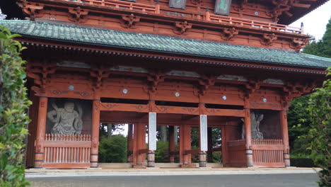 Hermosa-Artesanía-Japonesa-De-Madera-Ornamental-Daimon-Gate-Koyasan