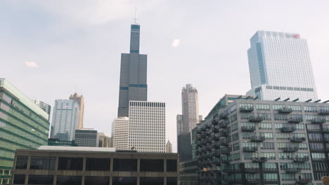 High-rise-buildings-near-downtown-Chicago,-shot-in-4K