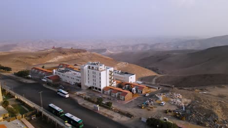 Un-Hotel-En-El-Desierto