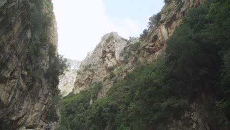 Still-shot-of-mountains-near-the-Amalfi-Coast