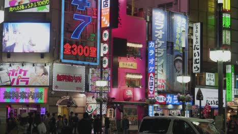 Distrito-De-Vida-Nocturna-En-Tokio,-Japón,-Llamado-Shinjuku,-Perfecto-Para-Turistas-Cuando-Viajan-A-Japón