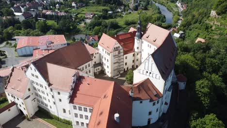 Luftaufnahmen-Von-Drohnen:-Schloss-Colditz-Im-Sommer
