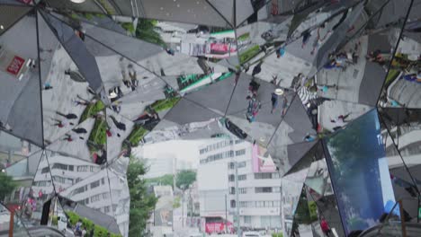 Omotesando-Mall-with-famous-mirrors-in-Tokyo,-Japan