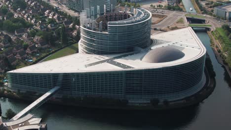 Aerial-Shot-of-the-European-Parliament-in-Strasbourg,-France-on-an-overcast-day