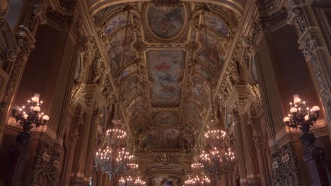 Timelapse-of-many-Visitors-and-Tourists-in-the-Opera-Garnier-in-Paris,-France