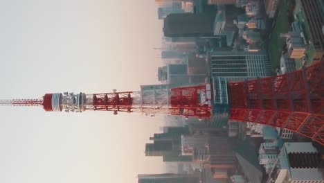 VERTICAL-of-Tokyo-Tower-in-Tokyo,-Japan-during-sunset