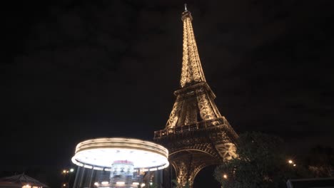 Zeitraffer-Des-Eiffelturms-Bei-Nacht