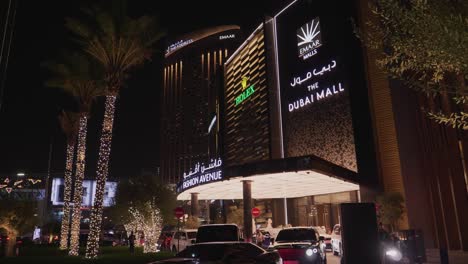Famous-Dubai-Mall-in-Dubai,-United-Arab-Emirates